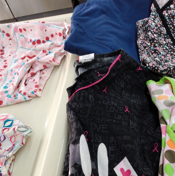 Scrubs $3 each piece all different brands - Picture 3 of 16